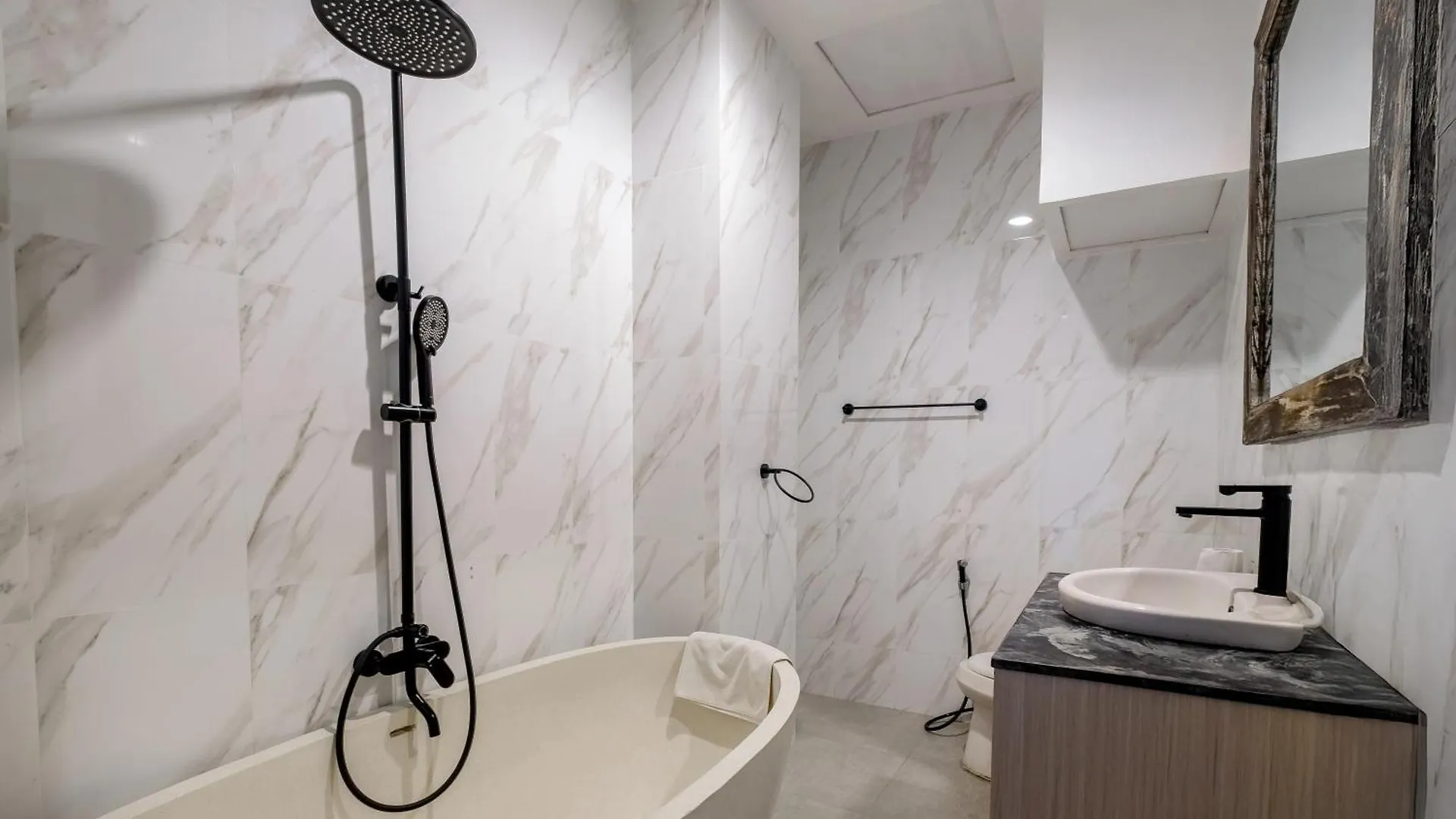 Amelia D Art Deco Suites Seminyak