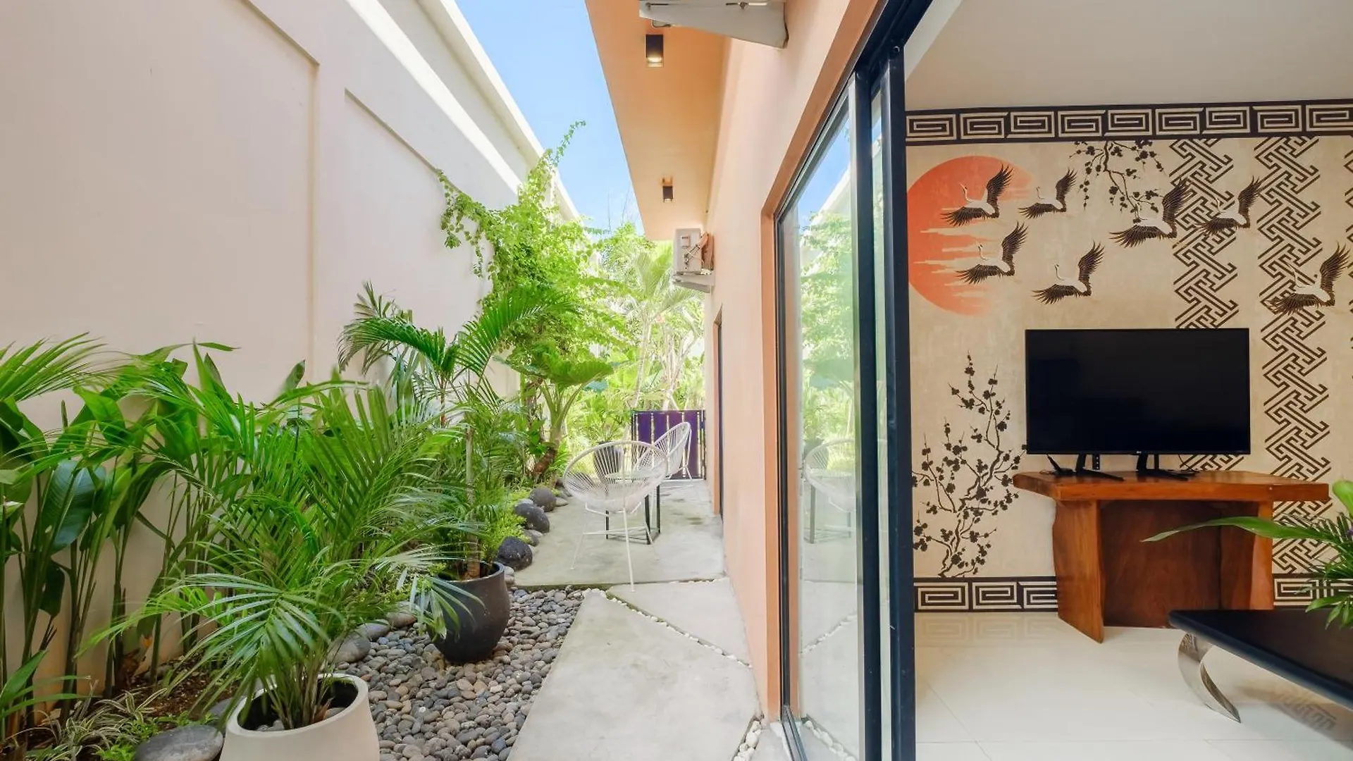 Aparthotel Amelia D Art Deco Suites Seminyak