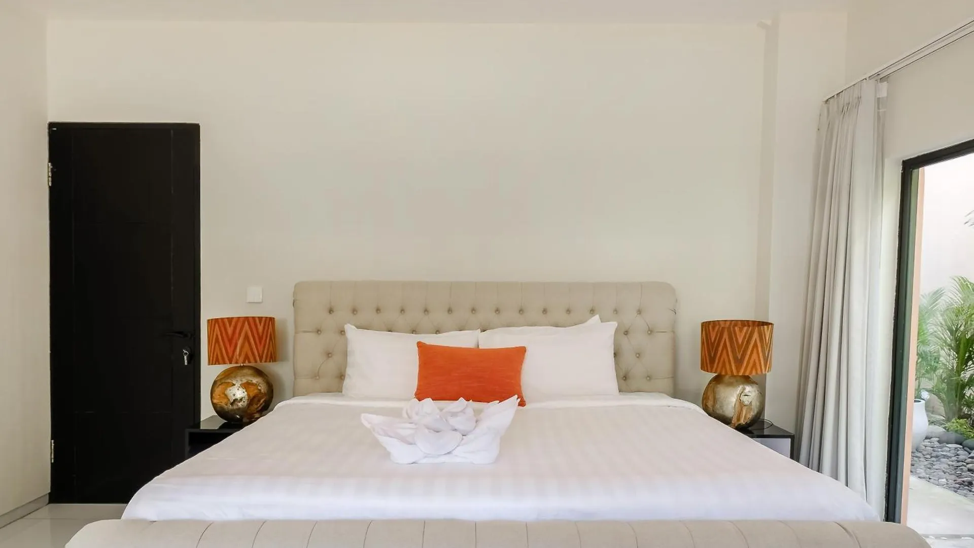 Amelia D Art Deco Suites Семиньяк Апарт-отель