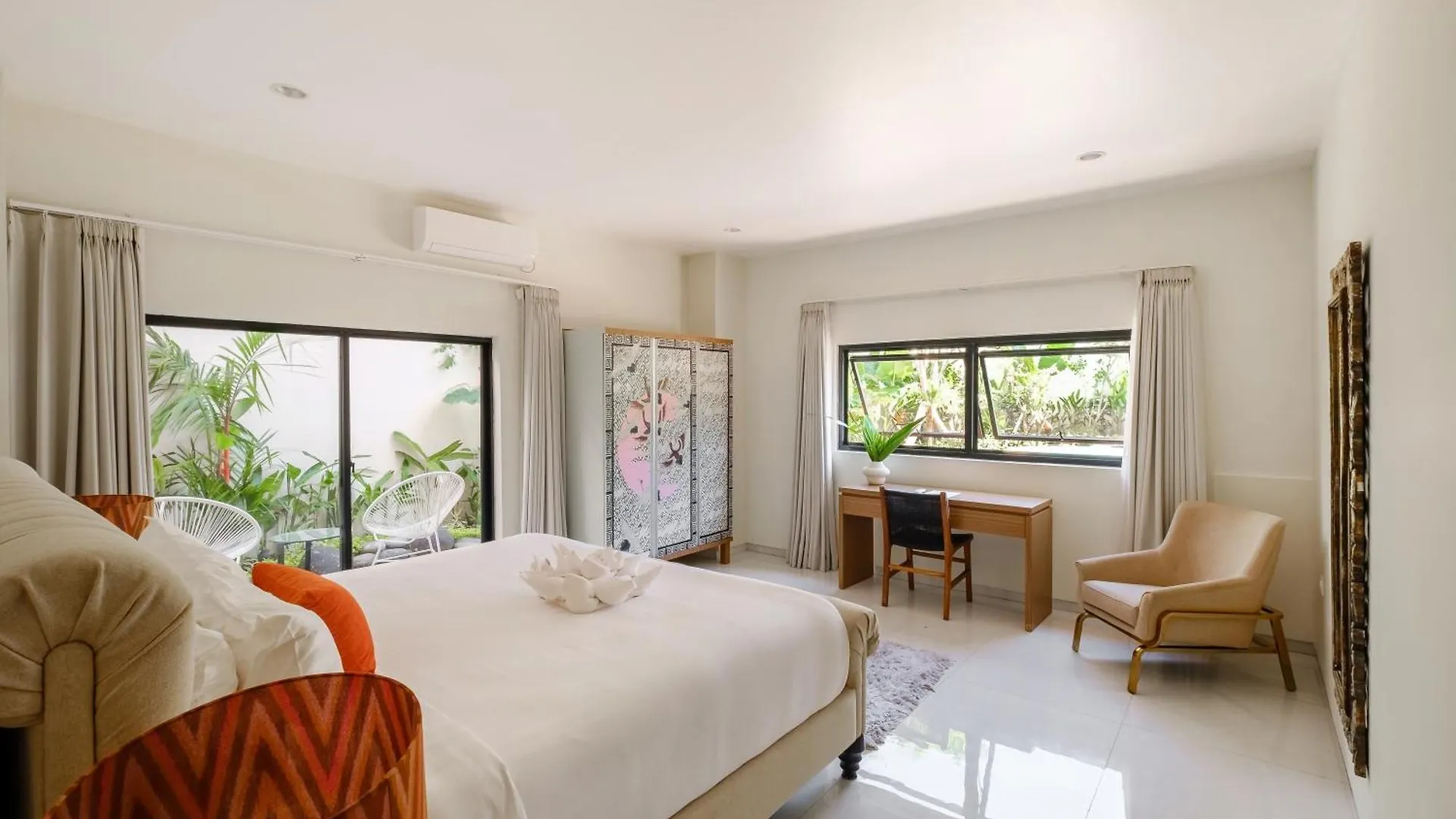 سمينياك Amelia D Art Deco Suites